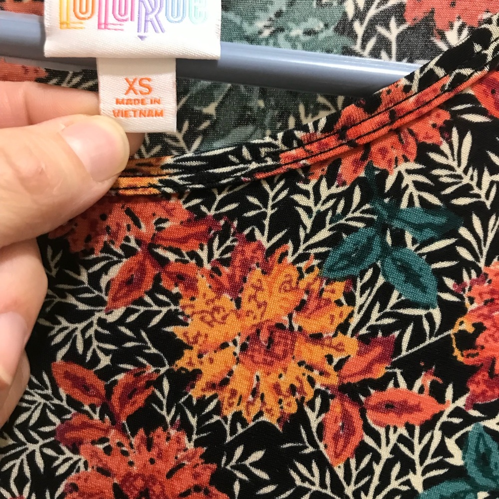 LuLaRoe Irma tunic, multicolored flowers - Picture 4 of 4